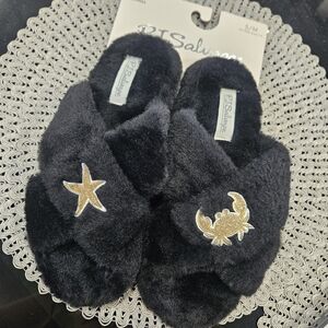 PJ SALVAGE NWT Black Fuzzy Slippers with Gold Star and Crab